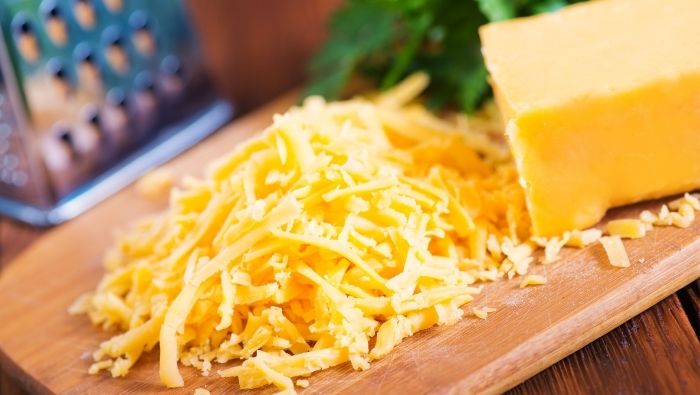 https://thedollarstretcher.com/wp-content/uploads/2020/11/how-to-prevent-cheese-from-getting-moldy.jpg