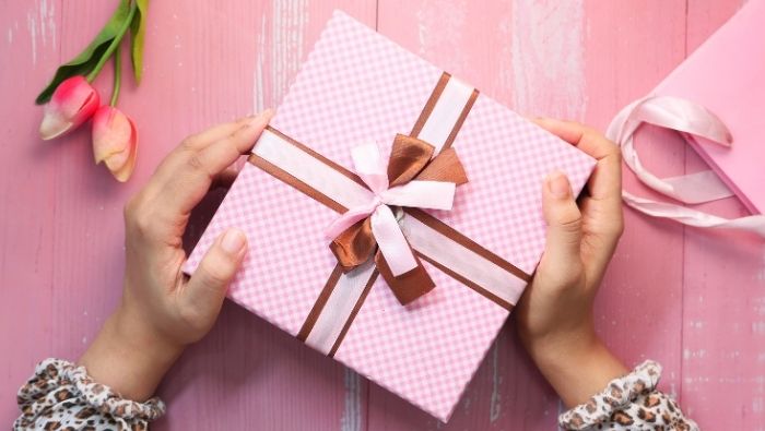 47 affordable and impressive wedding gift ideas ($100 or less). - The Busy  Budgeter